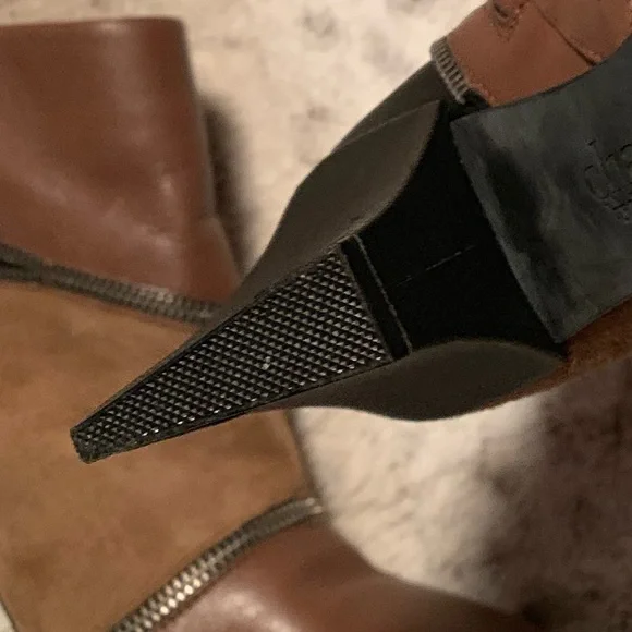 Charles David Lact Leather Zipper Boots